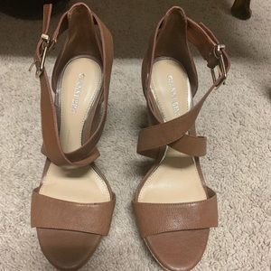 New Never been worn Gianni Bini